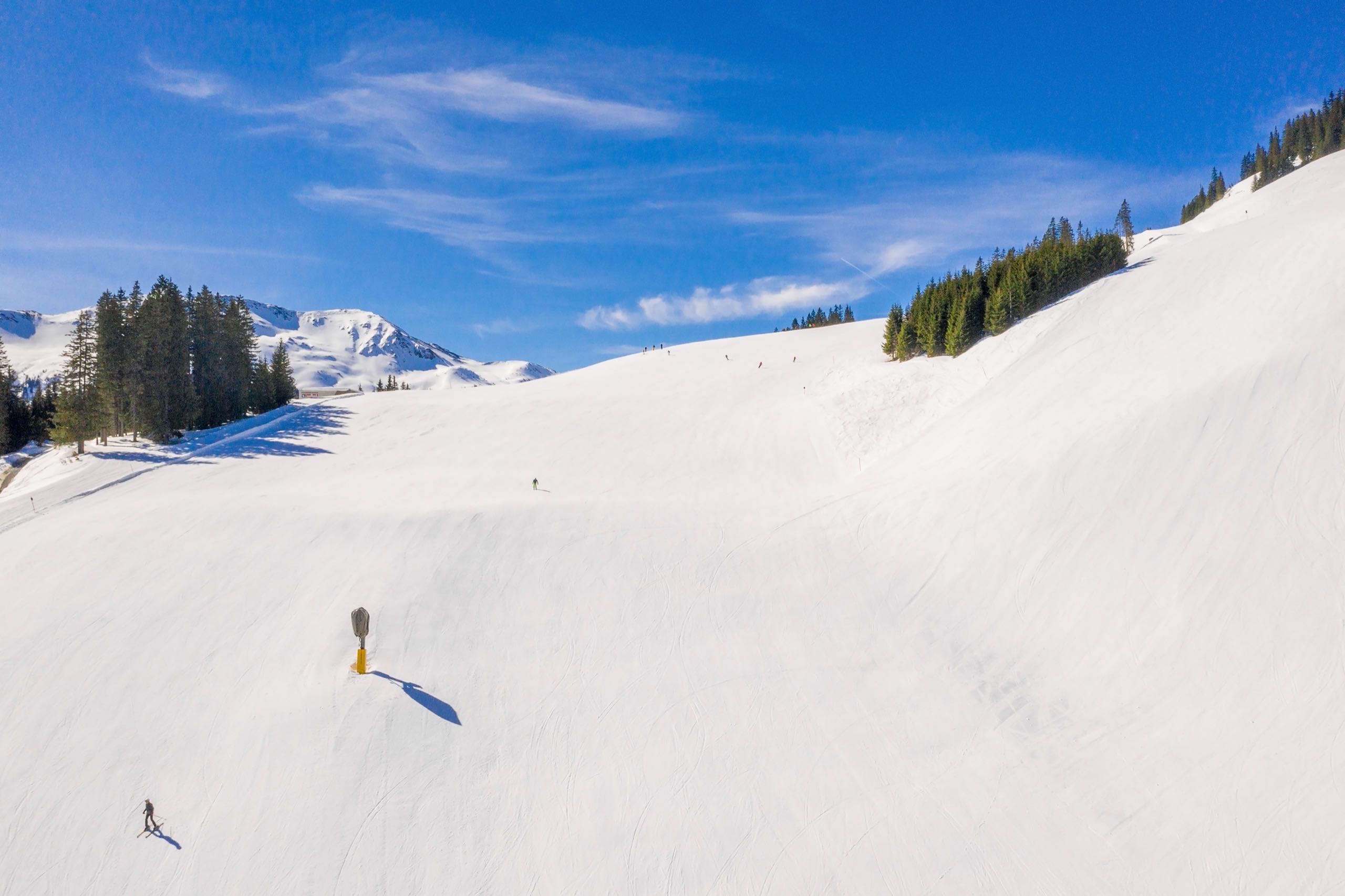 Gafas en la nieve: no es un capricho, es lo más importante que puedes llevar